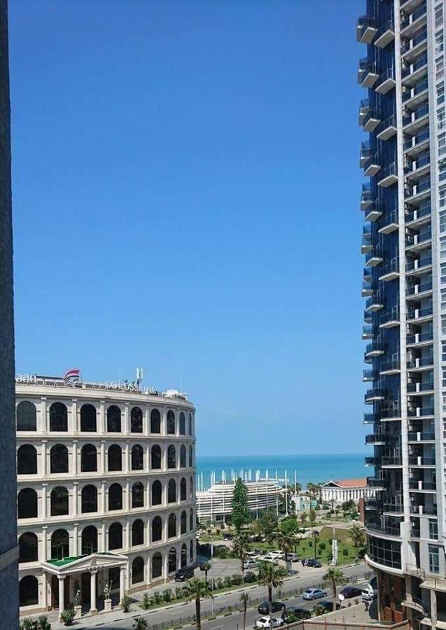 Apartment On Khimshiashvili Batumi Exterior foto