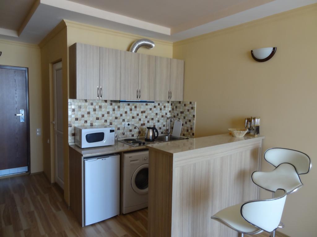 Apartment On Khimshiashvili Batumi Exterior foto