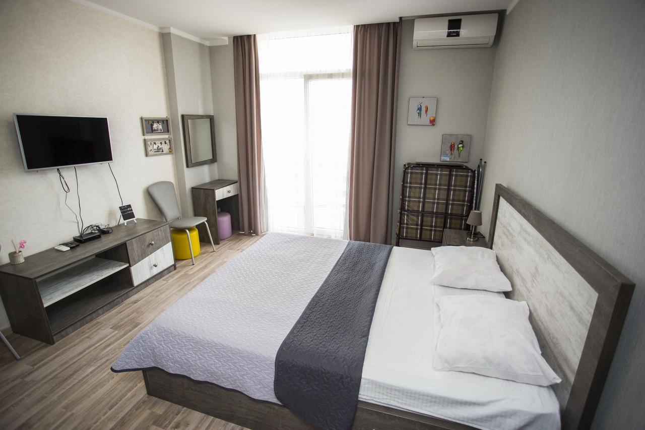 Apartment On Khimshiashvili Batumi Exterior foto